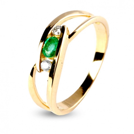 Bague meraude 0.30 ct sertie de deux diamants 0.07 ct