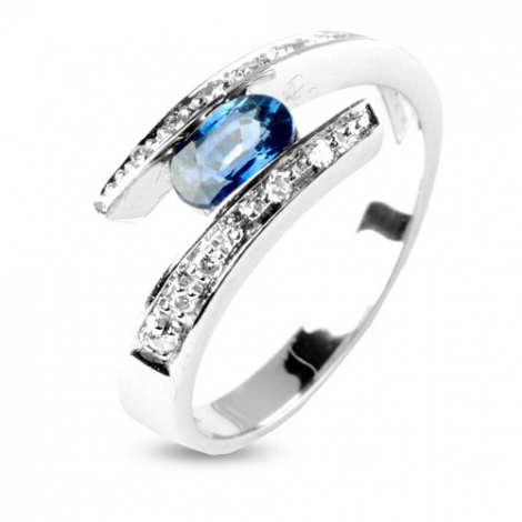 Bague Saphir 0.60 ct sertie de diamants 0.12 ct