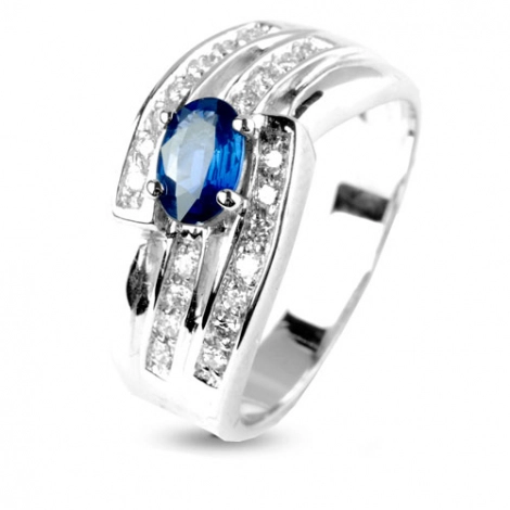Bague saphir 0.60 ct sertie de diamants 0.22 ct