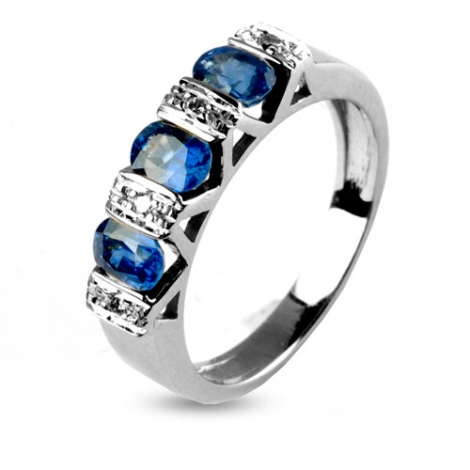 Bague Saphir 1.80 carats sertie de diamants 0.06 ct