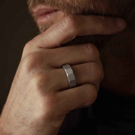 Bague Titane Mano J et Diamant Noir