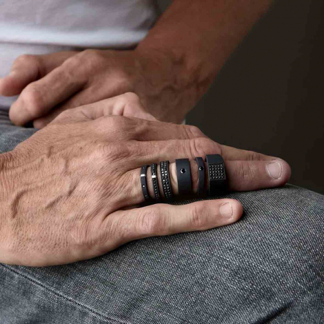 Bague Titane Noir serti de diamants  - Mano J