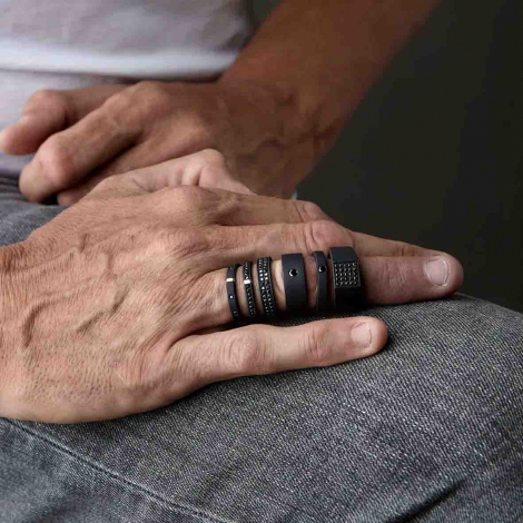 Bague Titane Noir sertie de diamants Noirs - Mano J