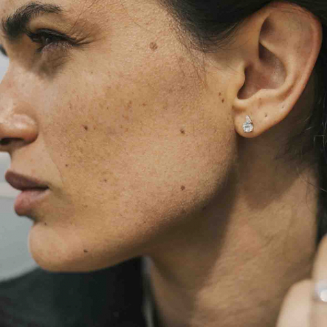 Boucles d'oreilles or blanc, Diamants et Topaze