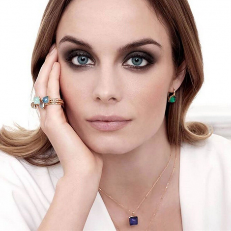 Boucles d'oreilles topaze Swiss Blue sur nacre et diamants One More
