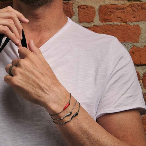 Bracelet corne rouge Mano J en titane et diamants noirs