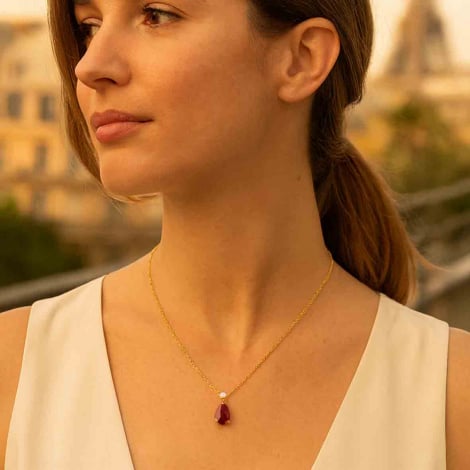 Collier Rubis poire serti de diamant