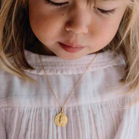M�daille Vierge au voile Augis patine main