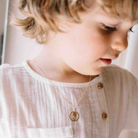 M�daille Vierge Priante ajour�e Augis