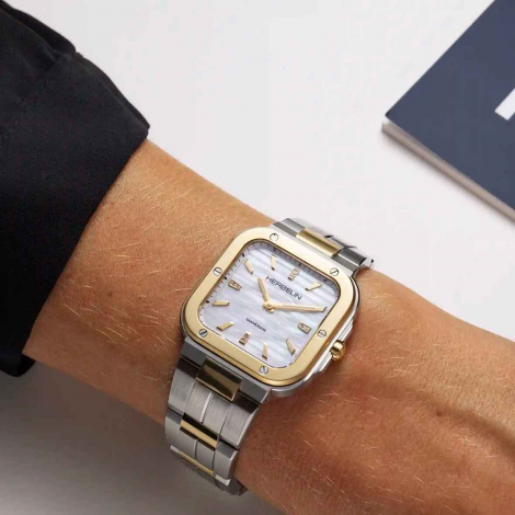 Montre Herbelin Cap Camarat Square nacre et diamants