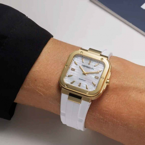 Montre Herbelin Cap Camarat Square nacre et diamants