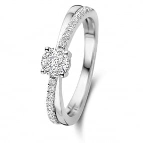 Bague en argent et oxydes de zirconium - similaire