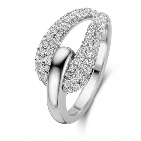 Bague en argent sertie d'oxydes de similaire