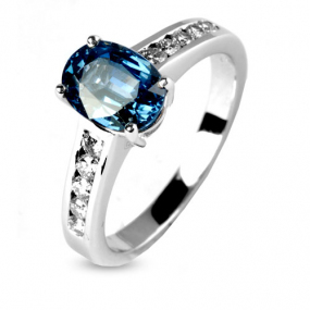 Bague saphir 1.30 ct sertie de diamants similaire