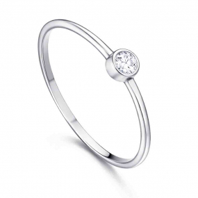 Bague solitaire en or blanc et diamant