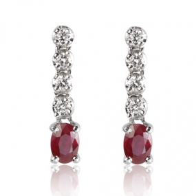 Boucle d'oreille rubis similaire