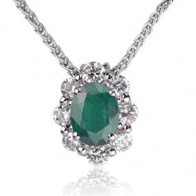 Collier Emeraude ovale de 1 carat serti de 0.60 ct de diamants