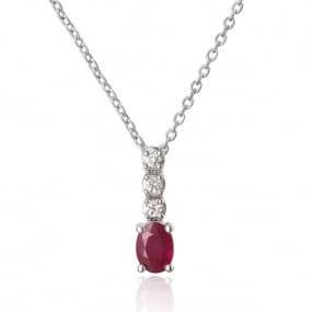 Collier rubis ovale serti de dimants