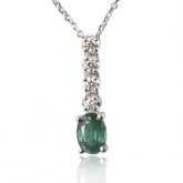 Collier meraude ovale 0.85 ct serti de 0.20 ct de diamants - Autre version