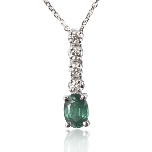 Collier meraude ovale 0.85 ct serti de 0.20 ct de diamants